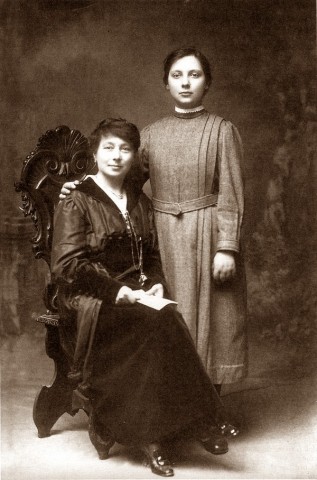Carlotta Ciprian con la figlia Anna.