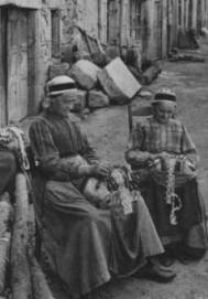 http://www.fioretombolo.net/merlettaie_file/image012.jpg