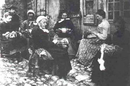 http://www.fioretombolo.net/merlettaie_file/image045.jpg